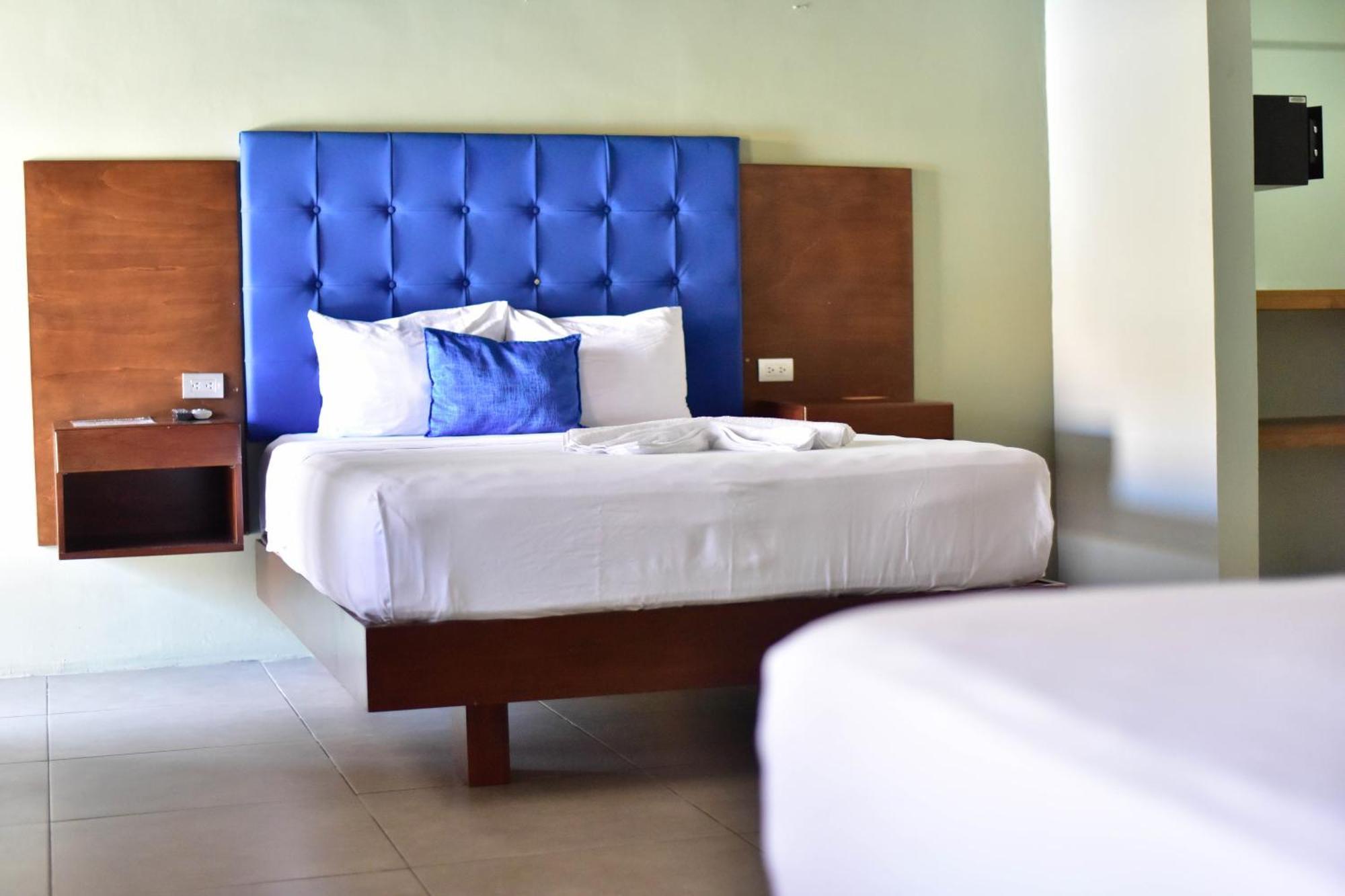 Republik Hotel, Bistro And Nightclub On Site Jaco Bagian luar foto