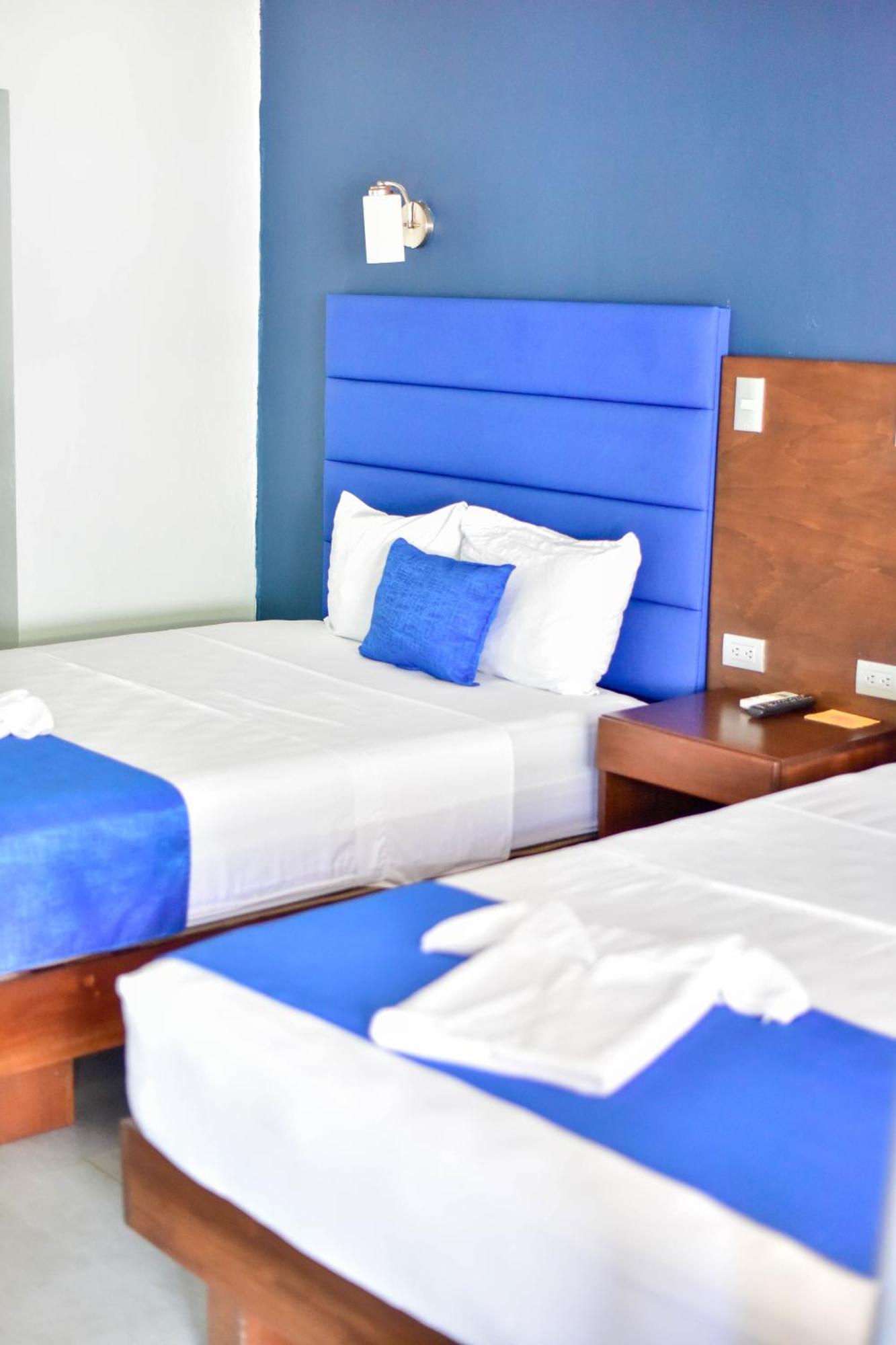 Republik Hotel, Bistro And Nightclub On Site Jaco Bagian luar foto