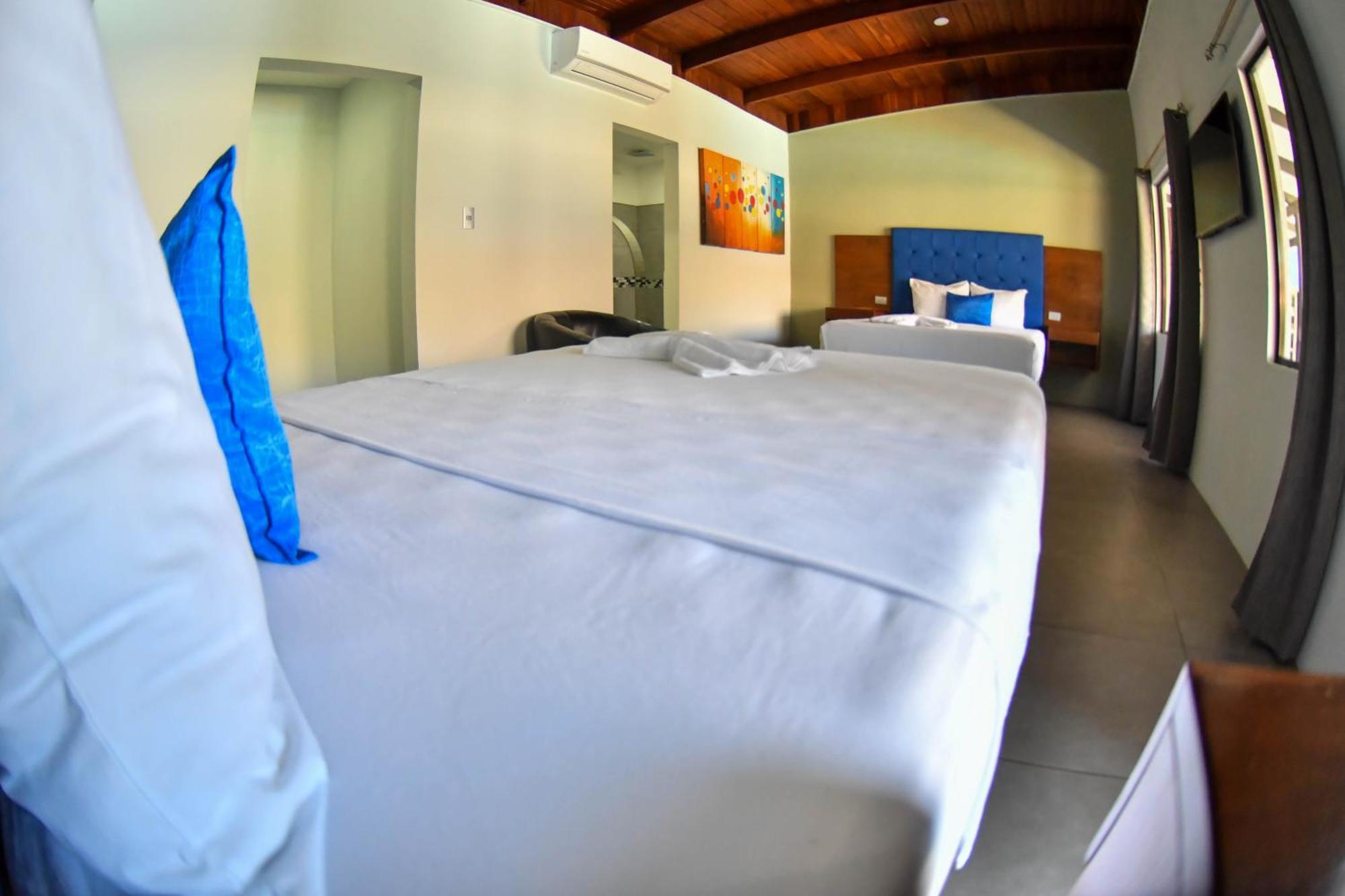 Republik Hotel, Bistro And Nightclub On Site Jaco Bagian luar foto