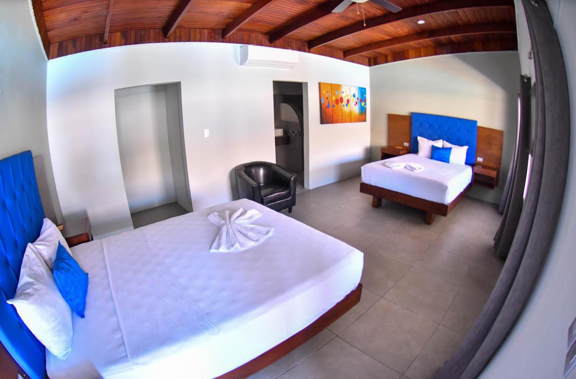 Republik Hotel, Bistro And Nightclub On Site Jaco Bagian luar foto